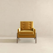 Sillón Cole de madera maciza de terciopelo amarillo oscuro