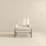 Sillón Cole de madera maciza de terciopelo beige