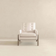Sillón Cole de madera maciza de terciopelo beige