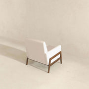 Sillón Cole de madera maciza de terciopelo beige