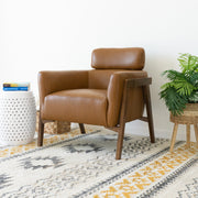 Sillón de cuero color canela Kayson