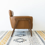 Sillón de cuero color canela Kayson