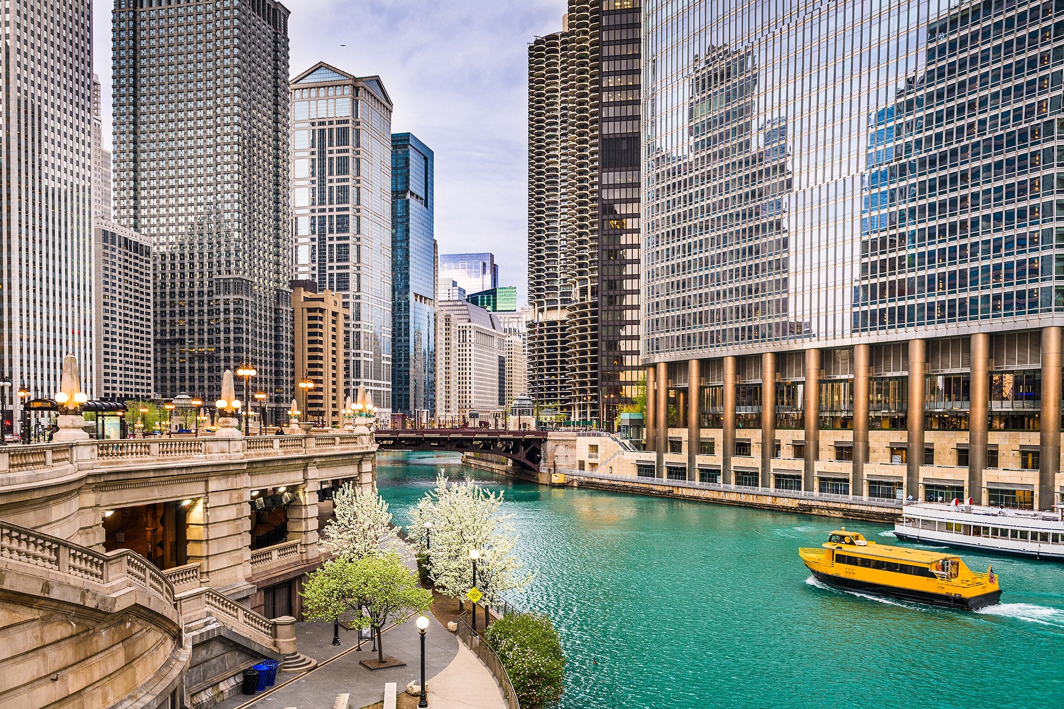 ''Chicago River'' Tempered Glass