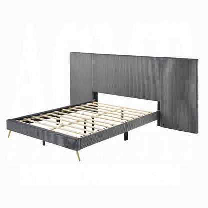 Muilee 3PC Queen Wall Bedroom Set