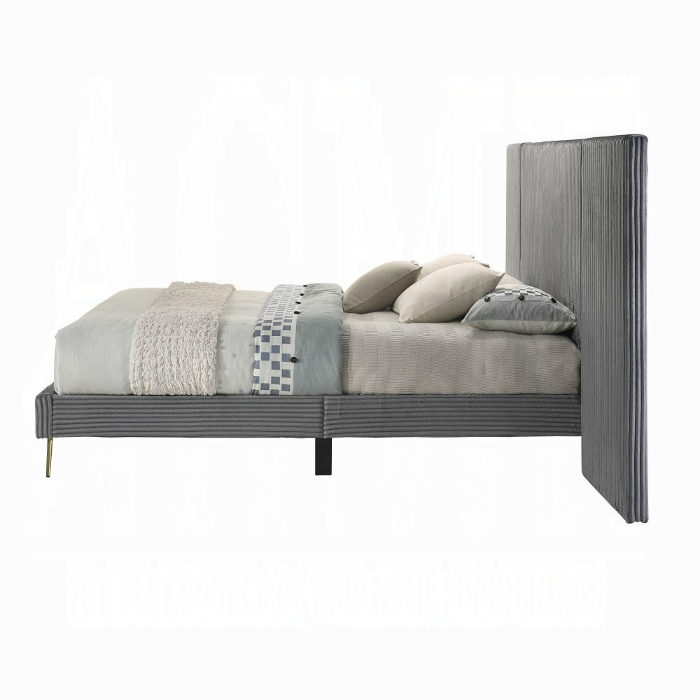 Muilee 3PC Queen Wall Bedroom Set