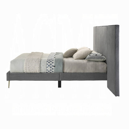 Muilee 3PC Queen Wall Bedroom Set