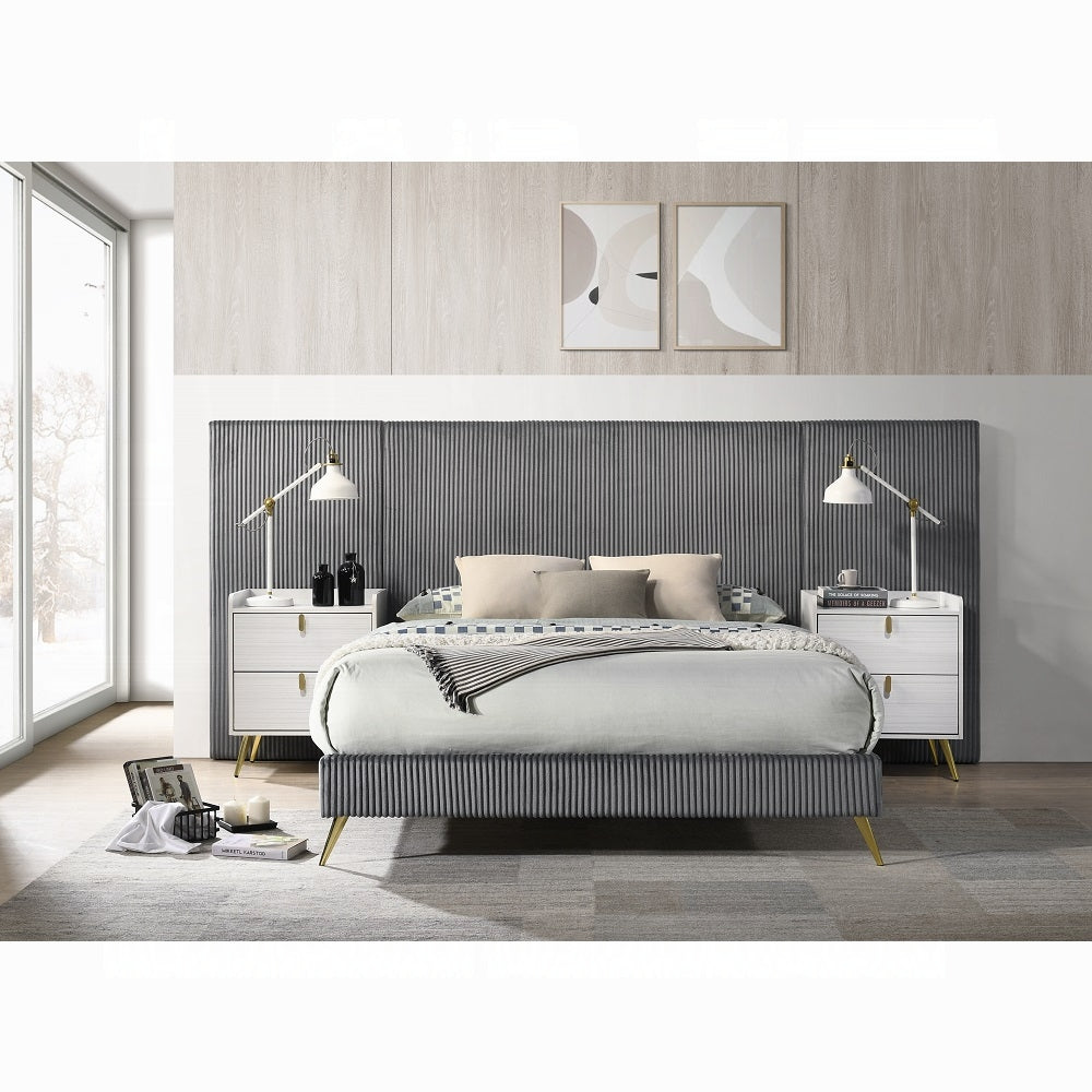 Muilee 3PC Queen Wall Bedroom Set