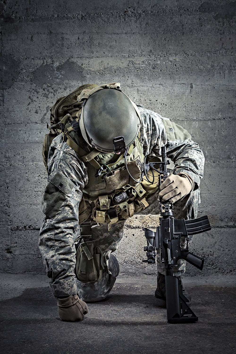 ''Kneeling Soldier'' Tempered Glass