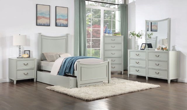 Lycorida Chest