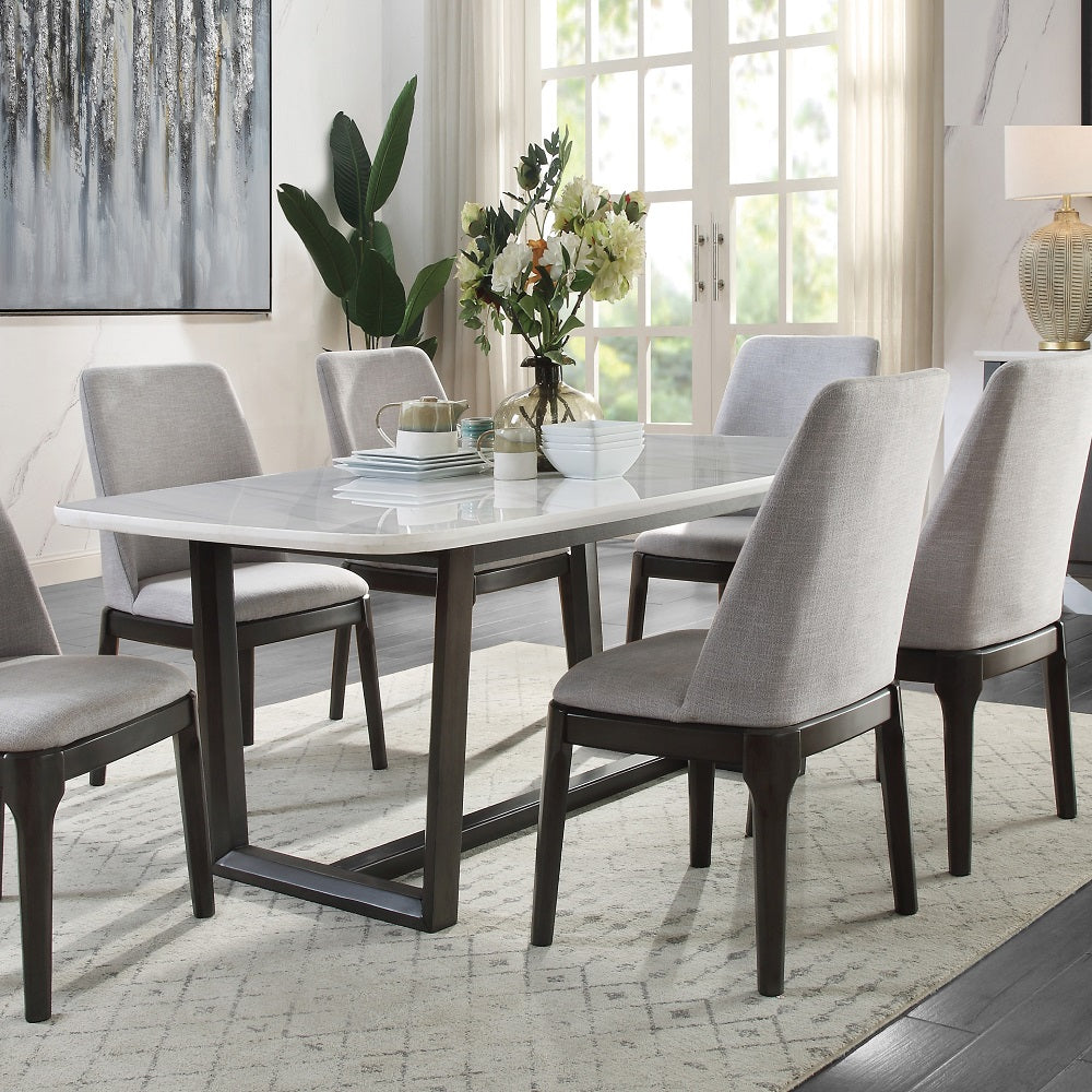 Mesa de comedor rectangular Madan con tablero de mármol
