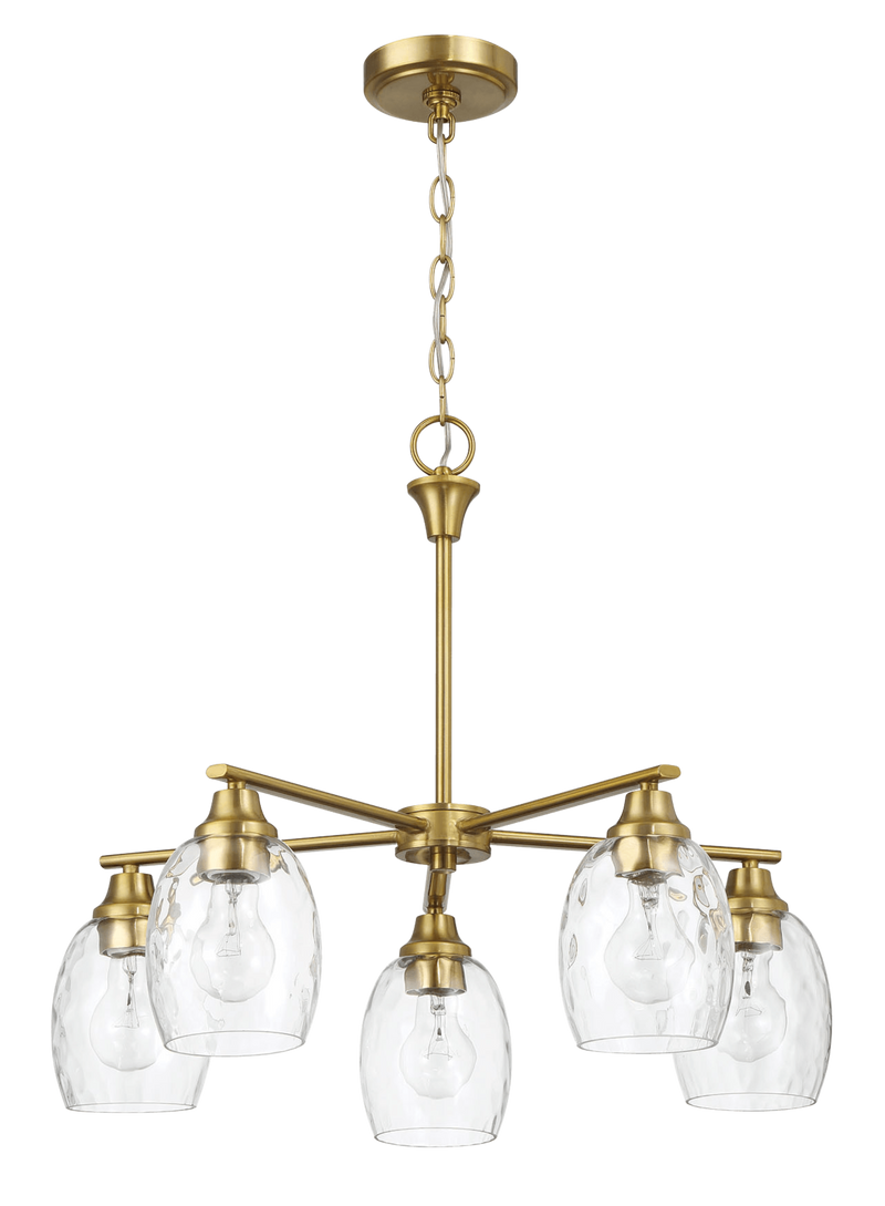Lámpara de araña elegante de cinco luces con brazos lineales y cadena con acabado en latón dorado, 61 cm de ancho x 21,5 cm de alto, con cristal transparente.