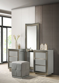 Ventnor Vanity w/ Stool
