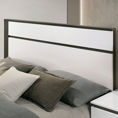 Birsfelden 5 Pc Queen Bedroom Set