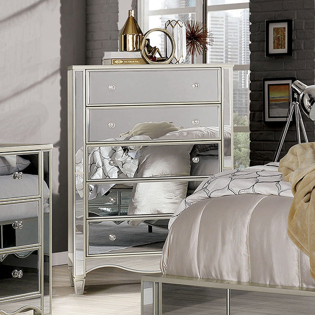 Eliora Chest