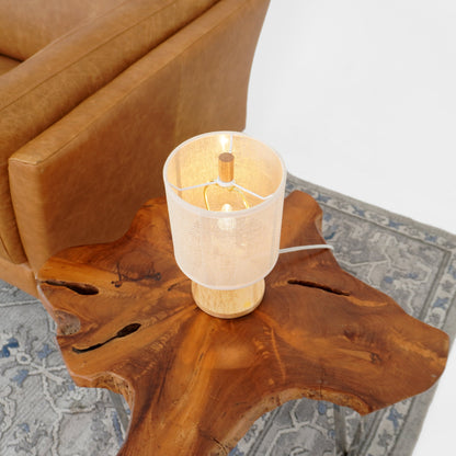 Lámpara de mesa Levio, base de madera de roble natural con pantalla de lino