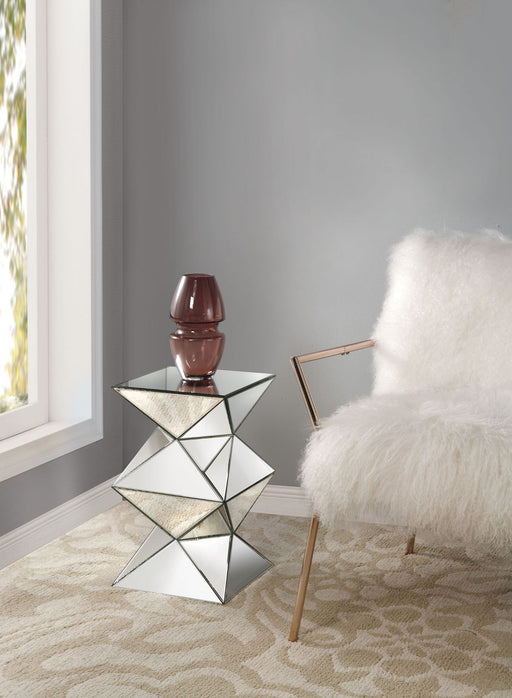 Nyoka Mirrored Pedestal Stand - Canales Furniture