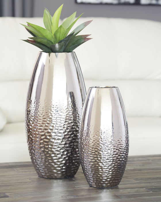 Dinesh Signature Design Vase - Canales Furniture